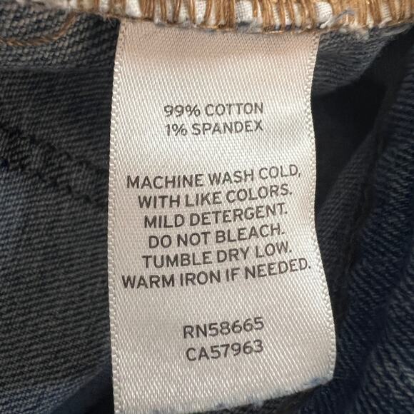 Abound High Rise Distressed Mom Jeans Button Fly Light Wash Women’s Size 29 - Picture 6 of 8